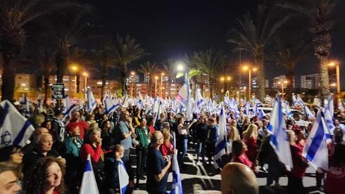 הפגנה נגד הרפורמה בצומת בית המשפט בקרית ביאליק