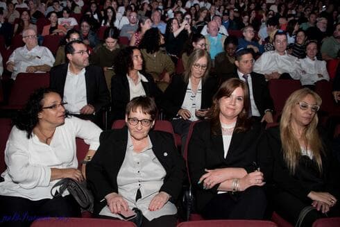 מינה קלמן חדד בטקס