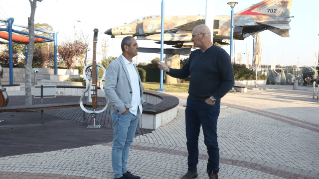 מנכ"ל הטכנודע, גדי מדור, וראש עיריית חדרה ניר בן חיים