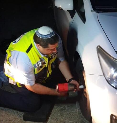 יהודה הללי בעת ההתנדבות (צילום: באדיבות ארגון ידידים) יהודה הללי בעת ההתנדבות