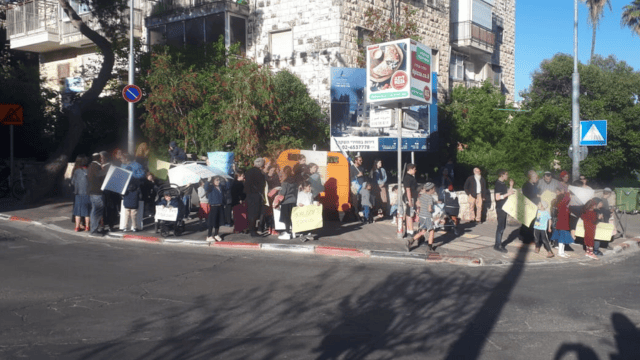 המחאה בקרית משה היום