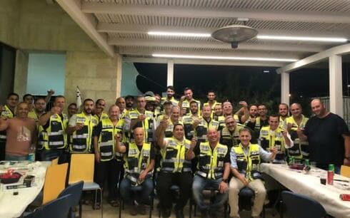 הללי יחד עם הינשופים (צילום: באדיבות ארגון ידידים) הללי יחד עם הינשופים