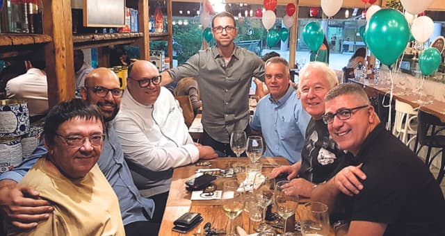 "אהב לאכול". יעקב שחם וחברים