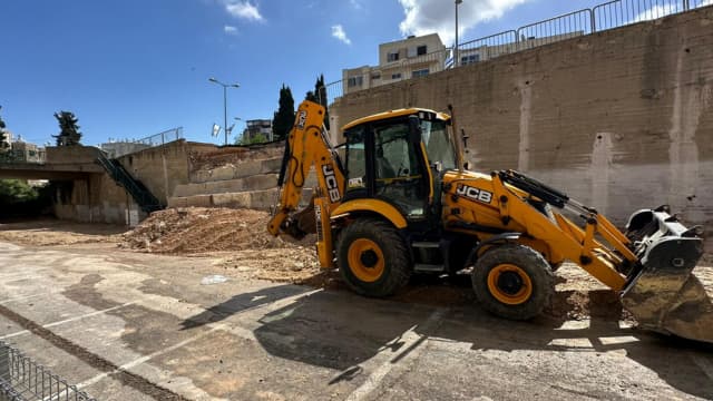 נמשכות העבודות במקום