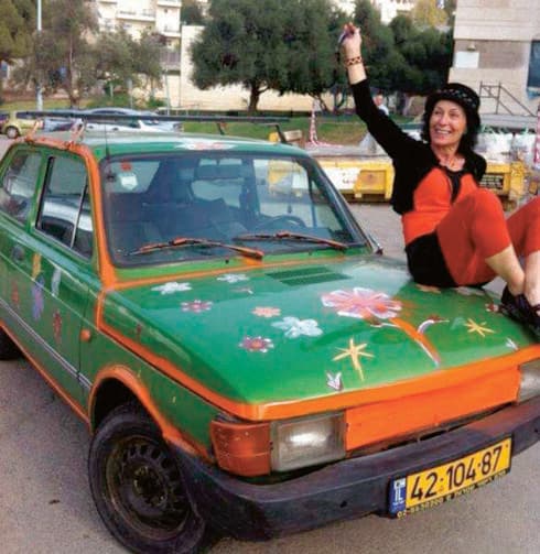 מלמד עם הפיאט הצבעונית (צילום: פרטי) מלמד עם הפיאט הצבעונית