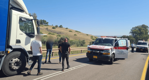 זירת התאונה סמוך לקיבוץ עין דור זירת התאונה סמוך לקיבוץ עין דור