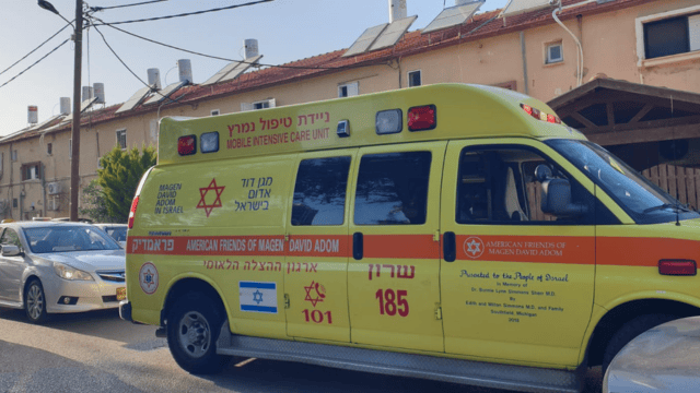 אמבולנס בזירה ברחוב שבטי ישראל
