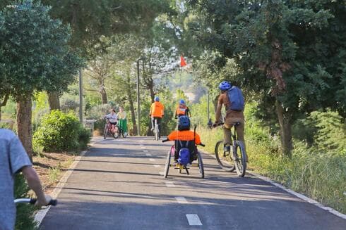 גשר שביל האופניים החדש בעמק הצבאים גשר שביל האופניים החדש בעמק הצבאים