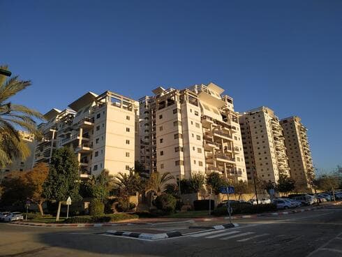 מתחם 200