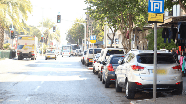 כמה עולה החנייה בחדרה?