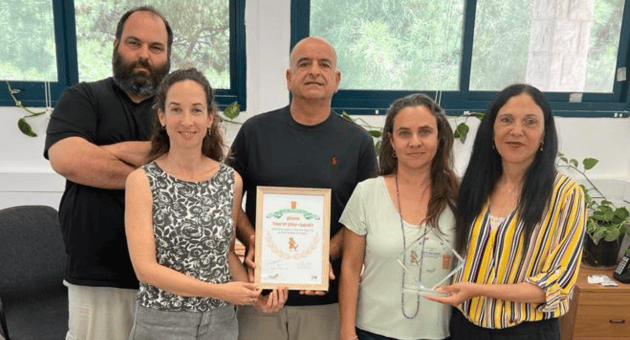 עובדי אגף איכות הסביבה במועצה והאות