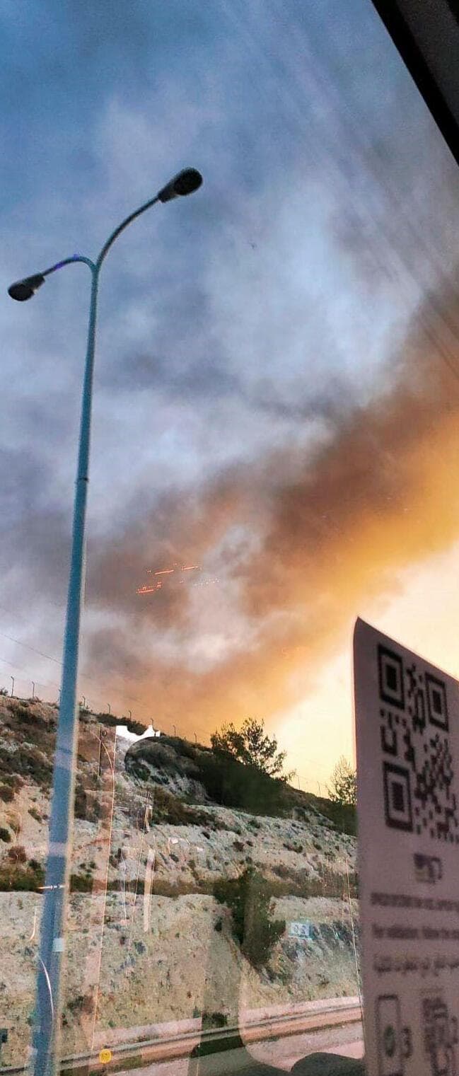 ענן עשן ליד צומת שילת כתוצאה משריפת פסולת 