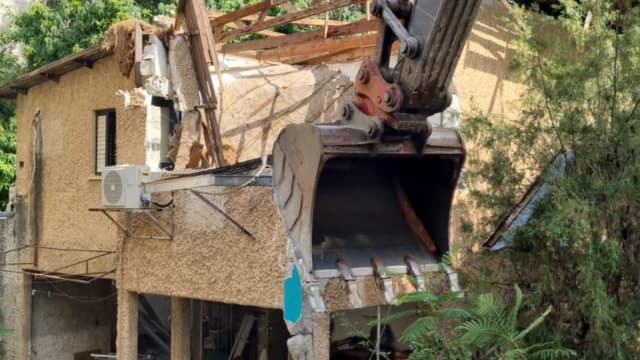 הריסת הבניין ברחוב גלר