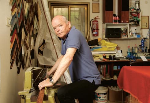 רפי אנגל. "לא עושים מיליונים, אבל מתפרנסים"