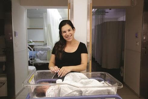 נופר קלעי
