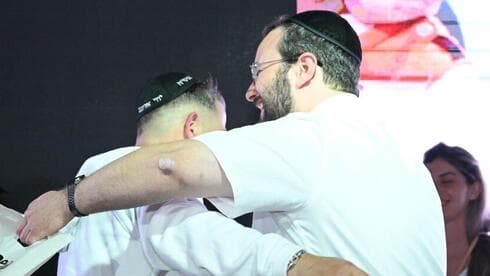 מוטי פוקס (מימין) וגבי ביבס