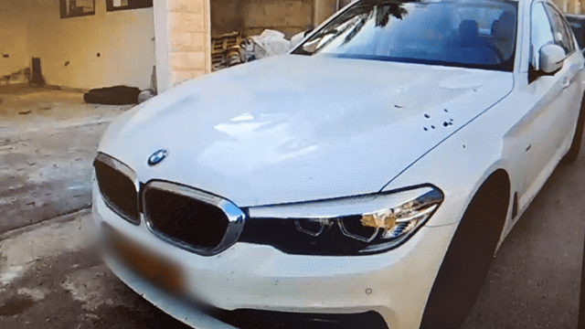 רכב ה-BMW מנוקב יריות