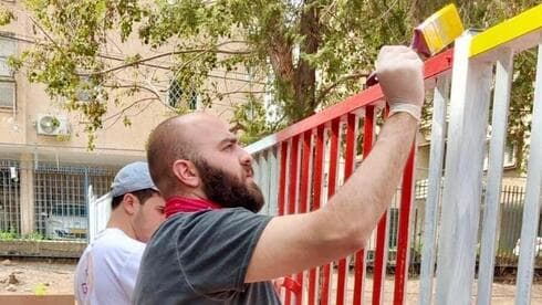 תורמים לקהילה ומקבלים מלגה