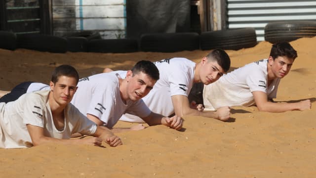 לא מעט משפחות עם רקע צבאי. נדב ליזר, ליאל אברהם, נועם קרני וטל ניסנבוים (צילום: יריב כץ) לא מעט משפחות עם רקע צבאי. נדב ליזר, ליאל אברהם, נועם קרני וטל ניסנבוים