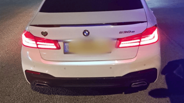 הרכב שנמלט מהזירה
