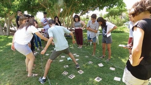 "צריך כמה שיותר אנשים אמיצים". פעילות במחנה הקיץ בעבר