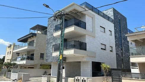 ביתו של אזריאל ברח' יוסף פישר בקרית ביאליק ביתו של אזריאל ברח' יוסף פישר בקרית ביאליק