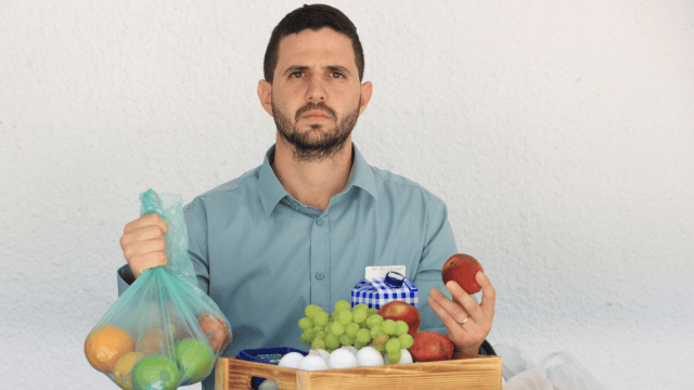 ידידיה בן שימול. "אין מוצר שמחירו לא האמיר בחודשיים האחרונים" 