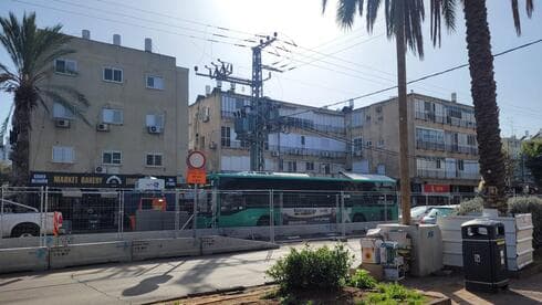 רחוב סוקולוב בחולון. אין חנייה ואין פתרון