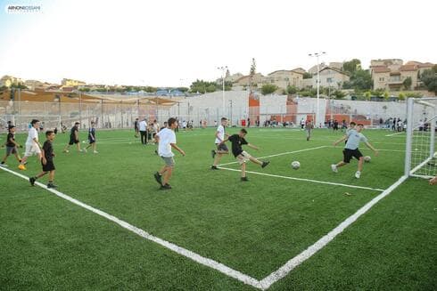 מגרש הספורט בספורטק בפסגת זאב (צילום: ארנון בוסאני) מגרש הספורט בספורטק בפסגת זאב