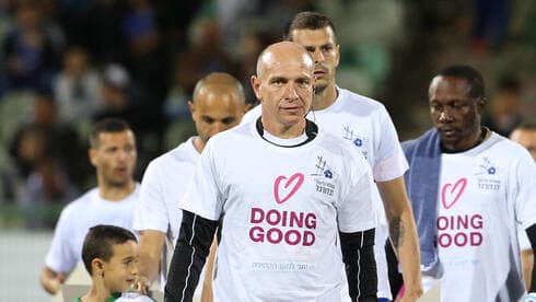 השופט והמאמן קיריל בליקין במשחק של הפועל אשקלון נגד מכבי חיפה