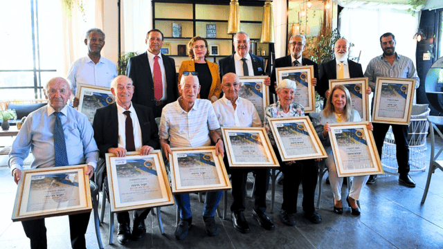 יקירי העיר עם ראש העיר