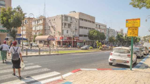 חניה כחול לבן רחוב חיים עוזר פתח תקוה 