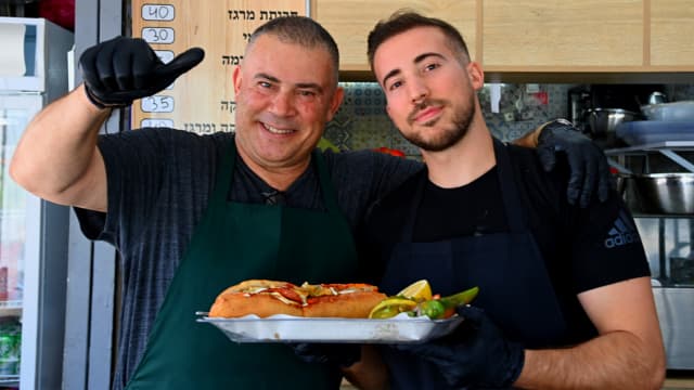 דייב וויקי עזרא