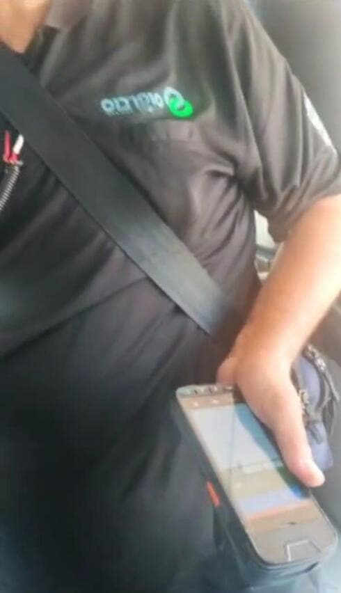החברה פתחה בבדיקה. תיעוד הפקח במטרונית
(צילום: פרטי) הפקח