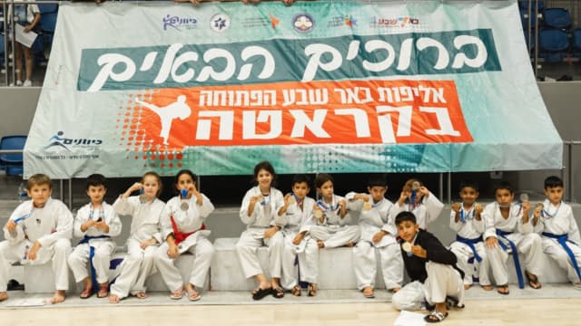 חלק מהזוכים בתחרויות השונות. חגיגה גדולה ב"קונכייה"