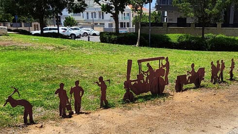 דרך הביטחון בחולון, מי הם אנשי הברזל?