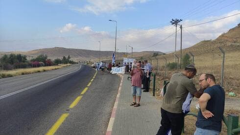 החיבוק של תושבי הבקעה למשפחת אמיר מקיבוץ מירב