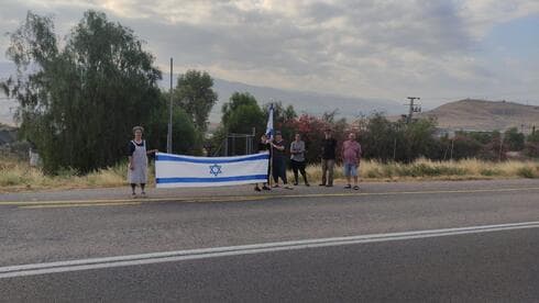 החיבוק של תושבי הבקעה למשפחת אמיר מקיבוץ מירב