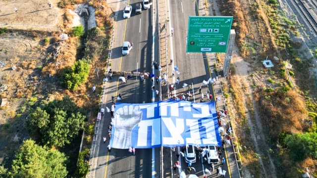 יום השיבוש בחיפה. חסימת הכניסה כביש החוף