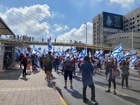 המחאה בז'בוטינסקי