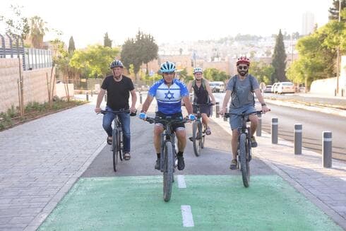 שבילי אופניים ברמת שרת