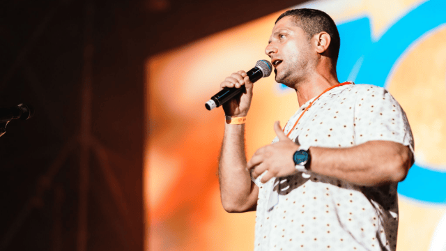 ראש העיר רועי לוי בעיר הבירה (צילום: אקליפס מדיה ועומרי סילבר) ראש העיר רועי לוי בעיר הבירה