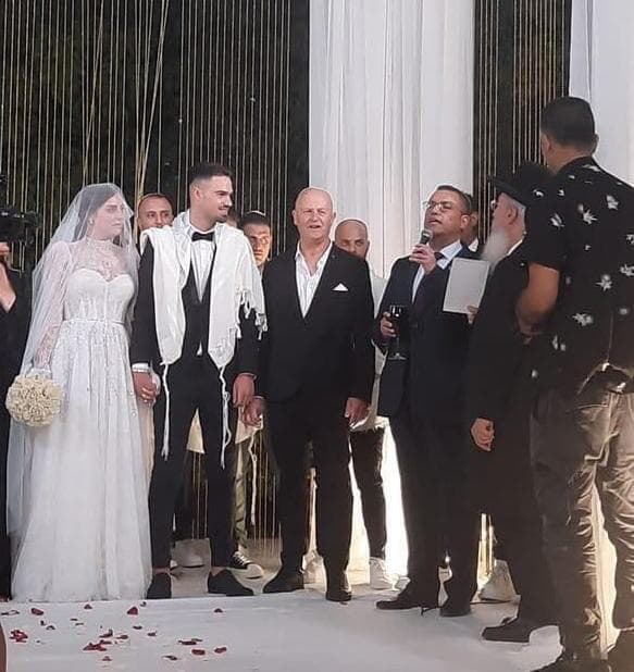משה ליאון שר בחתונה 