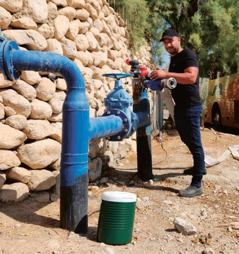 "רואה בעבודה הזו סוג של שליחות". מאור אזולאי
