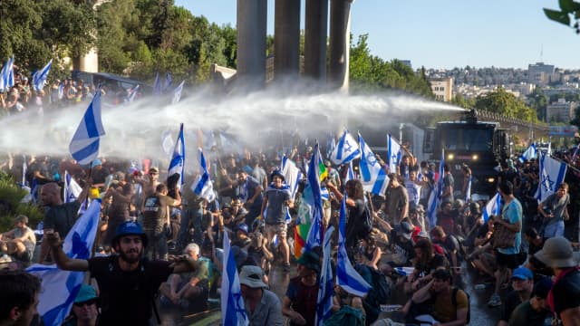 המחאה בכביש בגין אתמול