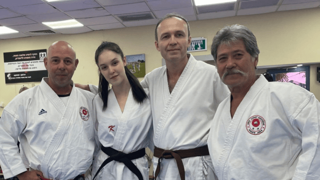 מימין: שלום אביטן, דימה זוסמן, חן זוסמן ומוטי אשכנזי. מעמד מכובד מימין: שלום אביטן, דימה זוסמן, חן זוסמן ומוטי אשכנזי. מעמד מכובד
