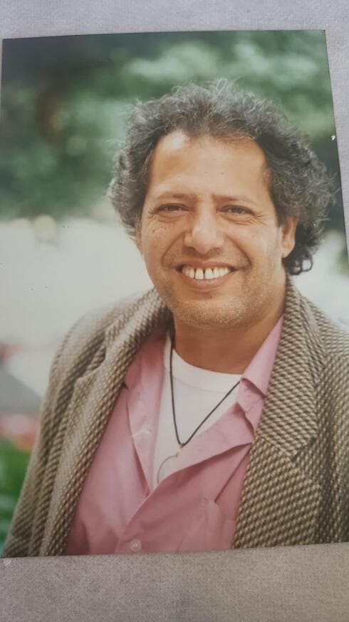 ציון עובד בצעירותו