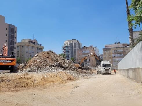 שטח הפיל הלבן ליד בית חולים השרון