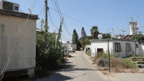 שכונת הקראוונים בבת ים. יגיעו מרחבים מוגנים ניידים? 