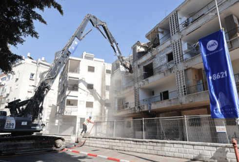 הבניין הישן בשדרות העצמאות בבת ים הבניין הישן בשדרות העצמאות בבת ים